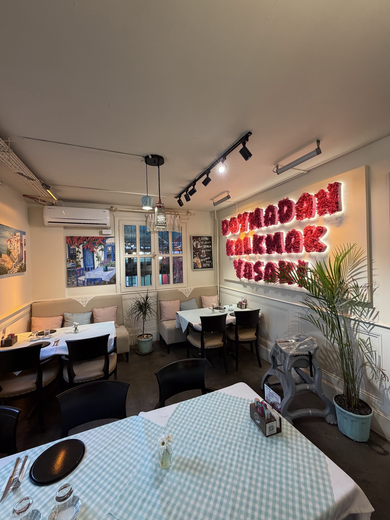 Çeşme Bazlama Kahvaltı Bağdat Caddesi Şaşkınbakkal