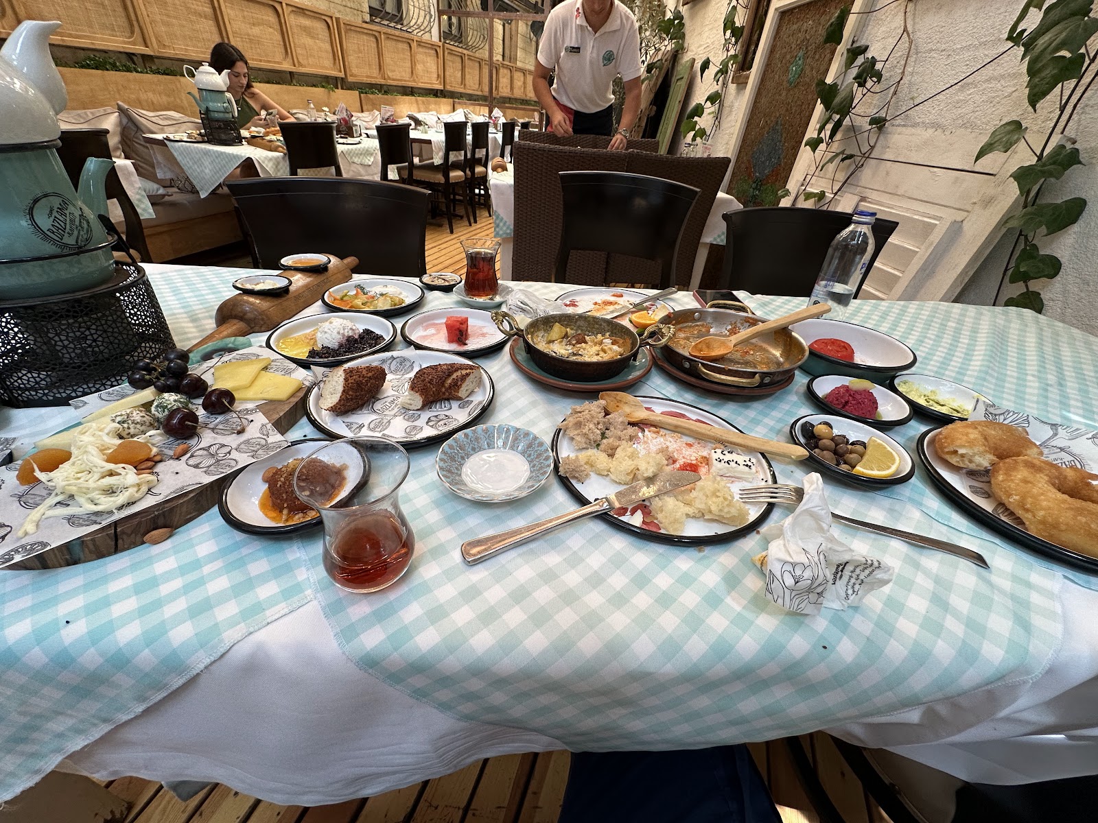 Çeşme Bazlama Kahvaltı Bağdat Caddesi Şaşkınbakkal