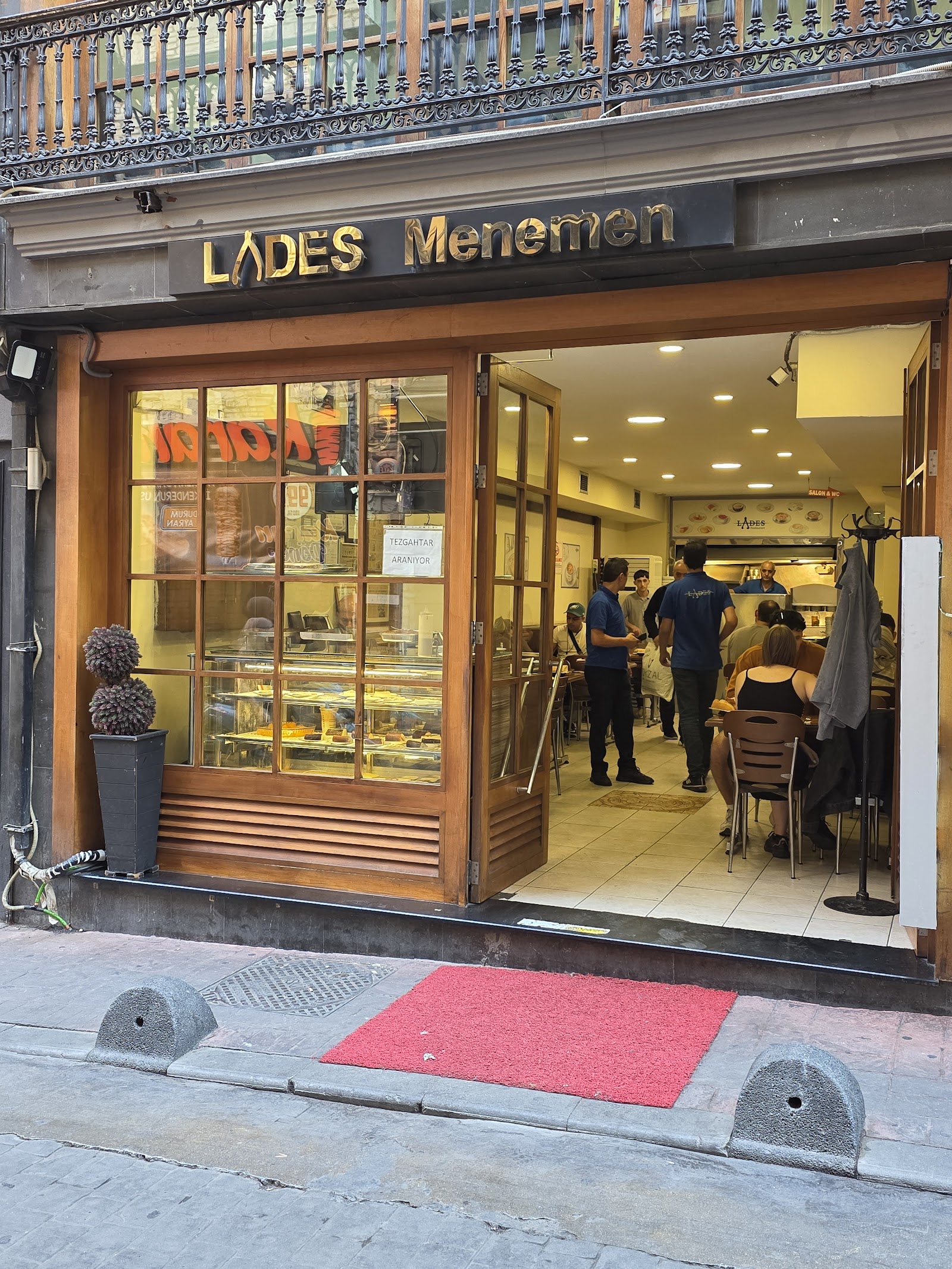 Lades Menemen