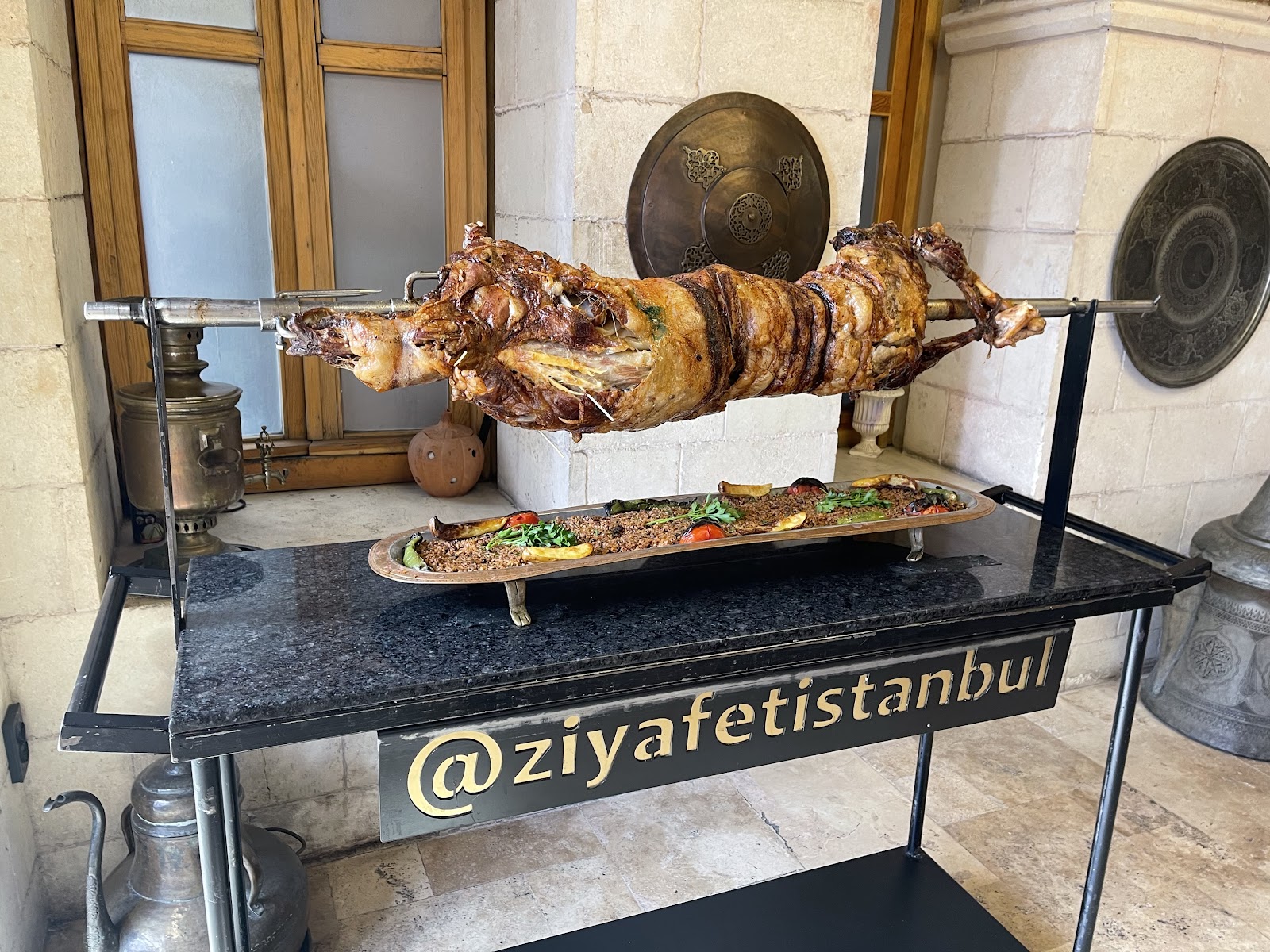 Ziyafet kuzu çevirme İstanbul- restaurant