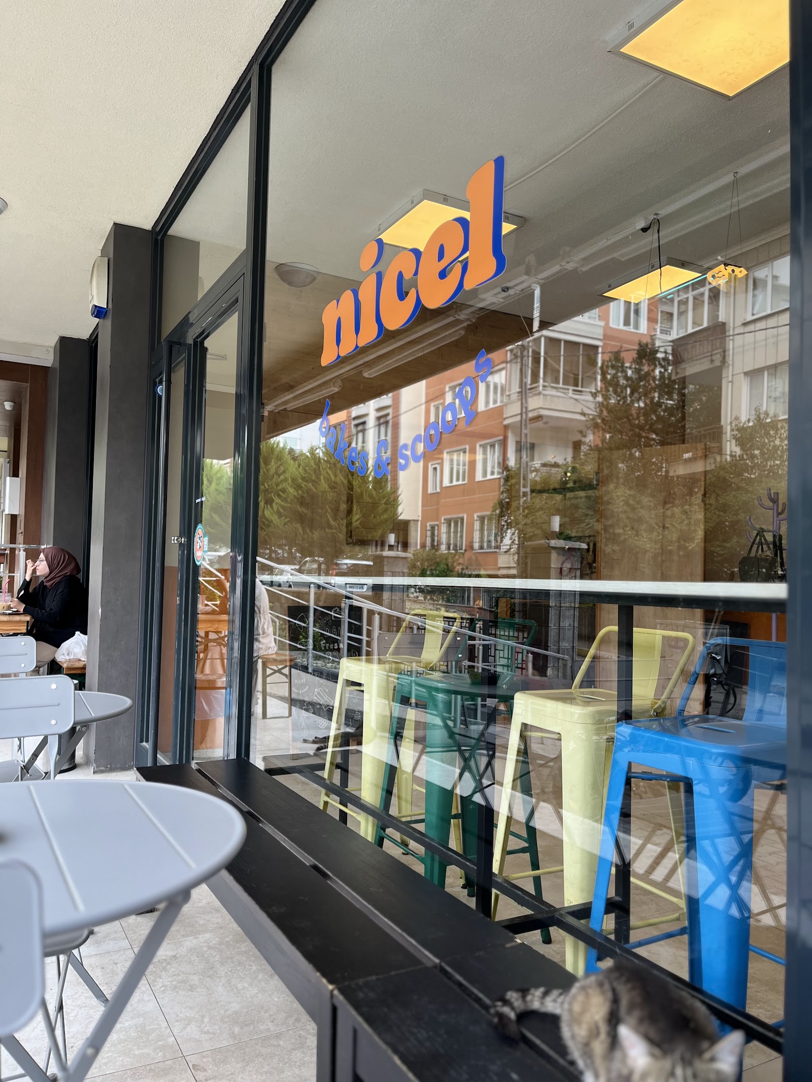 nicel bakes & scoops