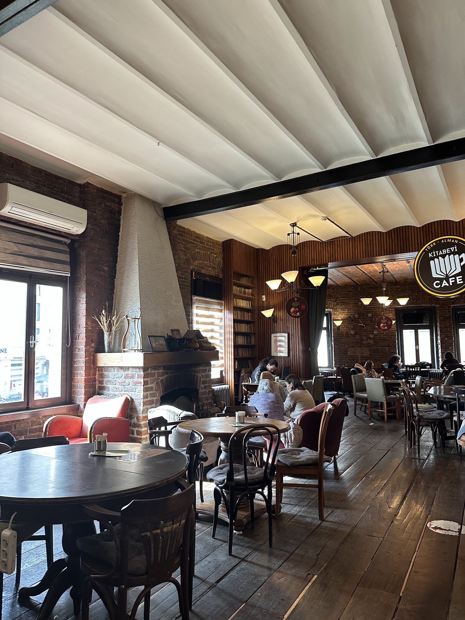 Turkish-German Bookstore & Cafe