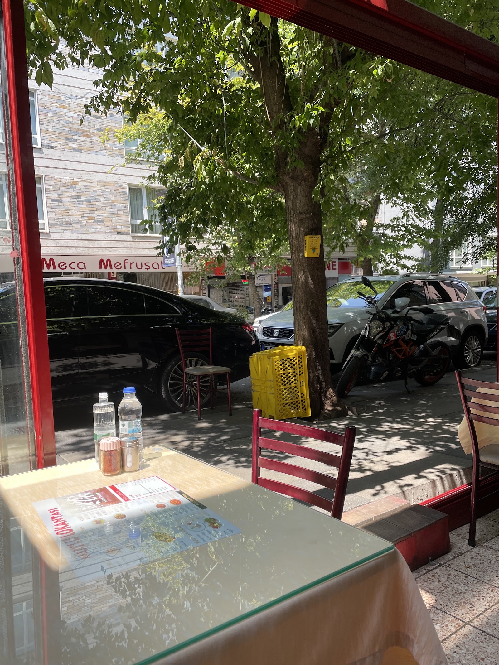Mutlu Lokantası