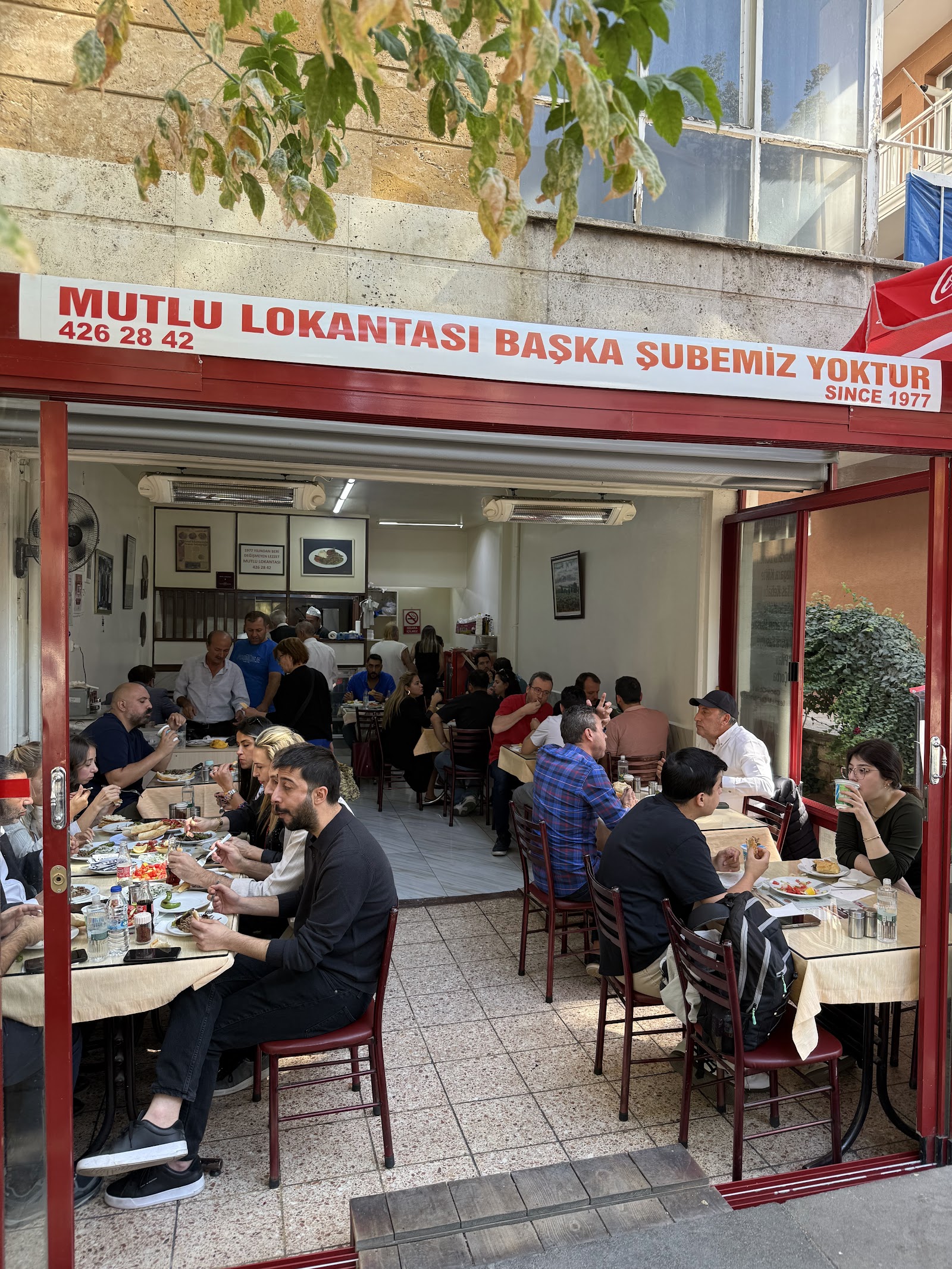 Mutlu Lokantası