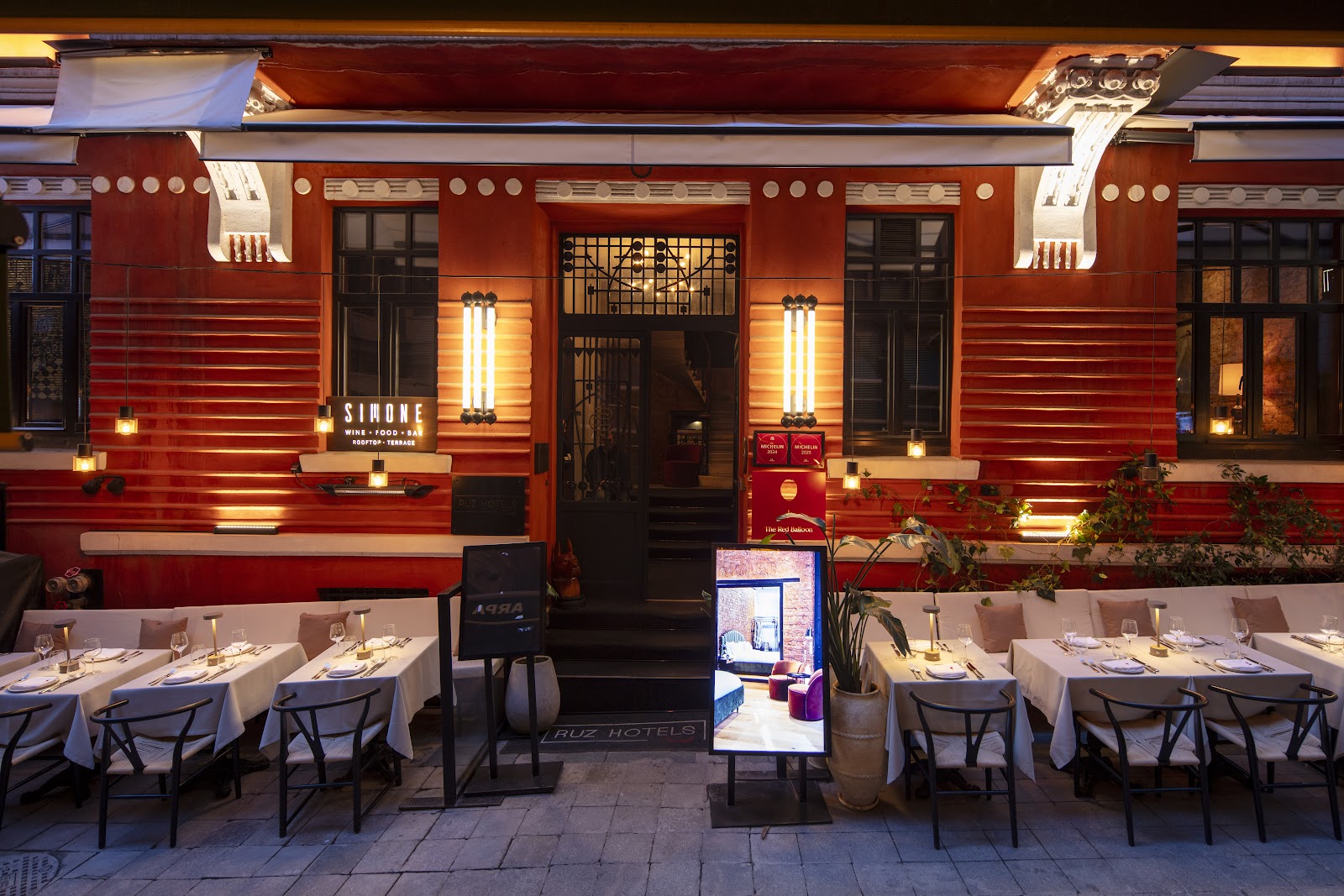 The Red Balloon Restoran & Bar