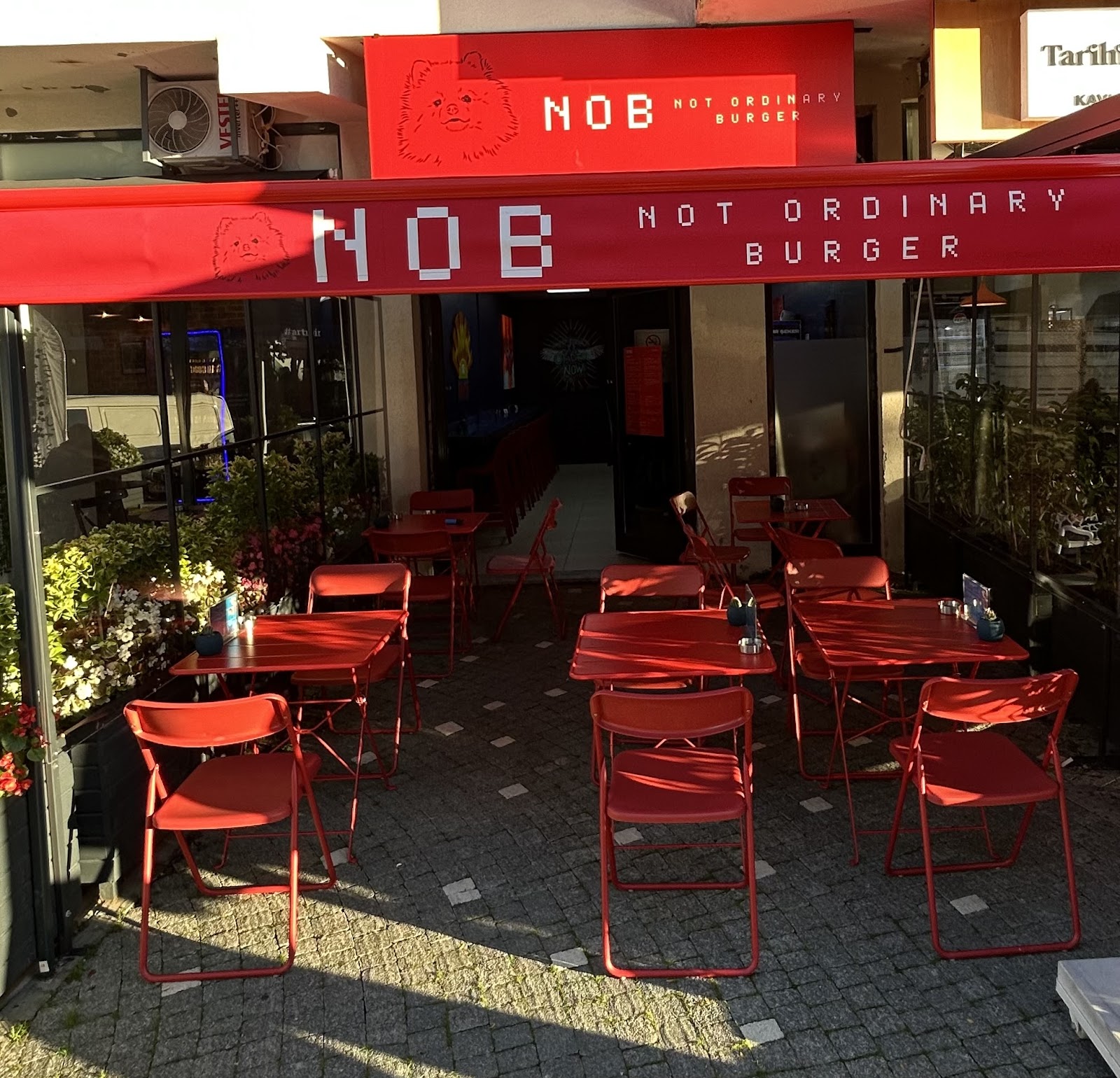 NOB // Not Ordinary Burger - Ataşehir