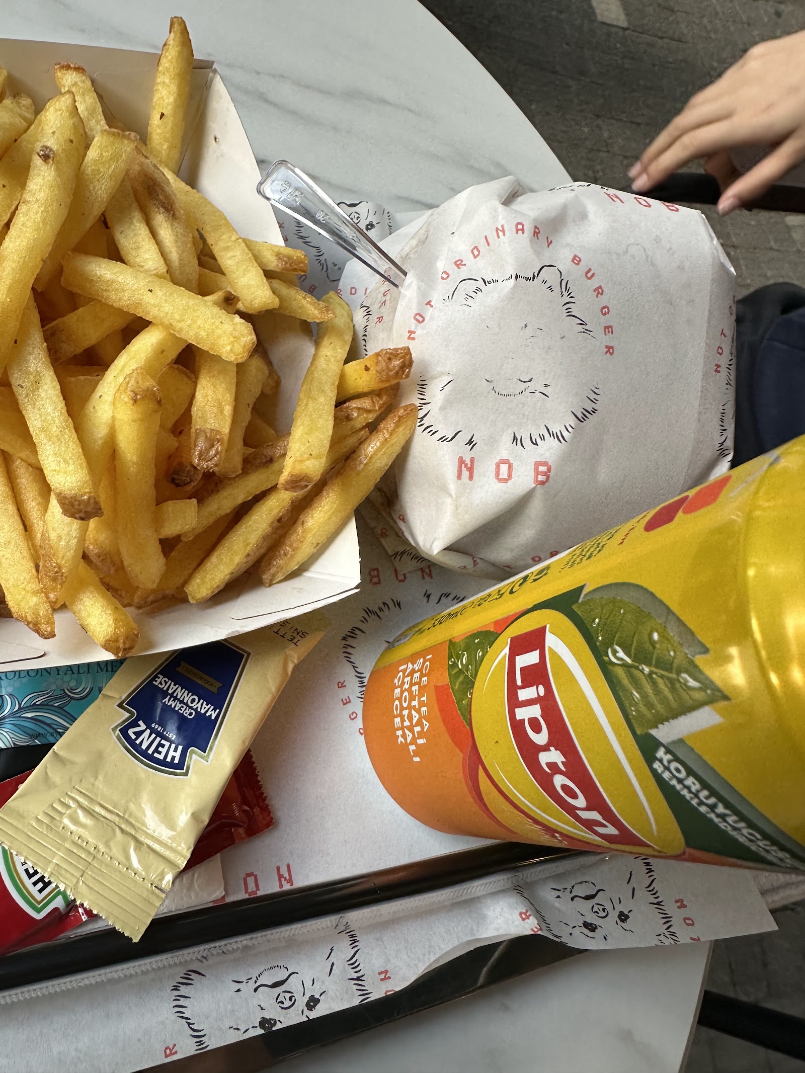 NOB // Not Ordinary Burger - Ataşehir