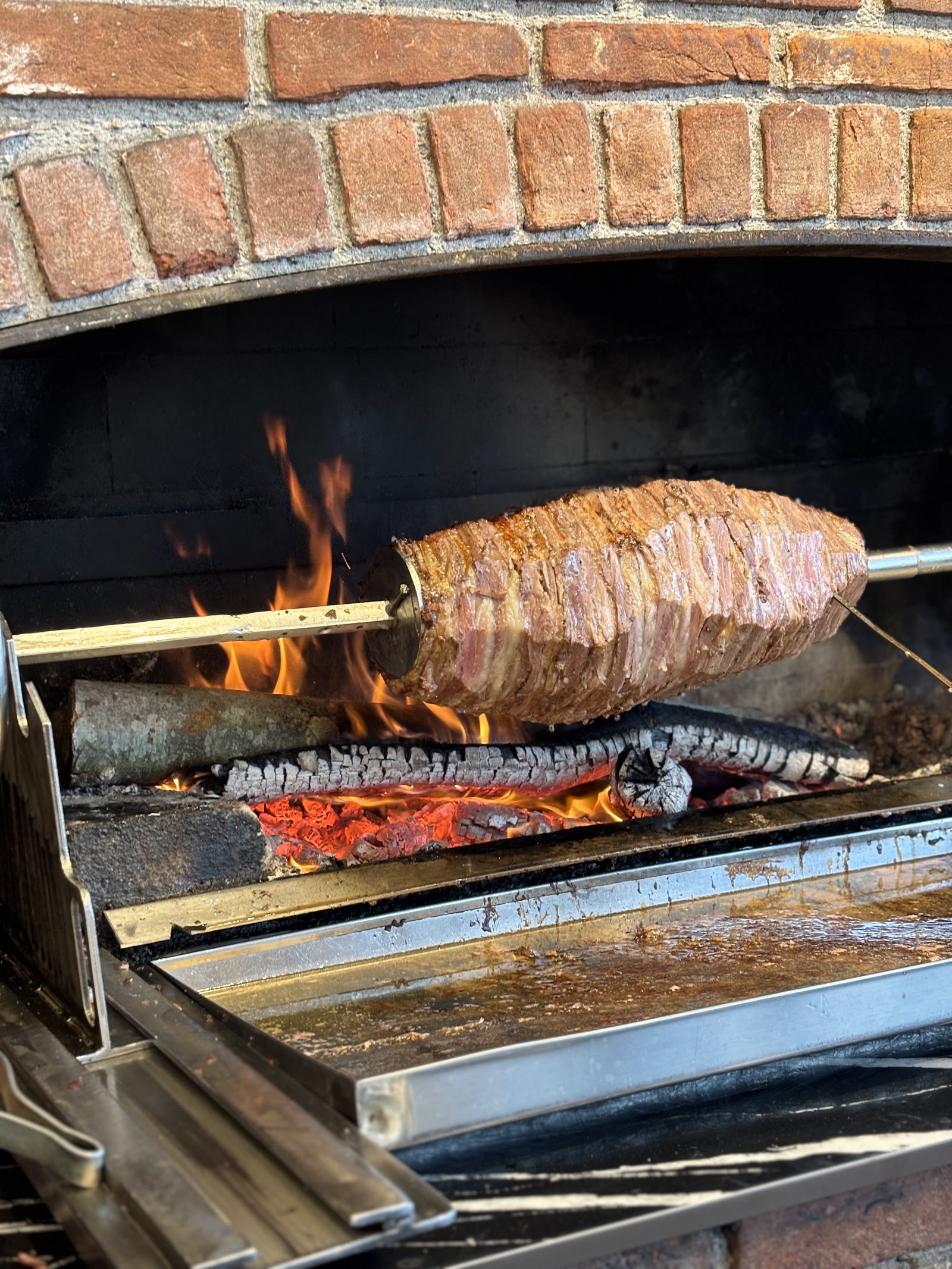 Gardaş Cağ Kebap Bostancı Şubesi