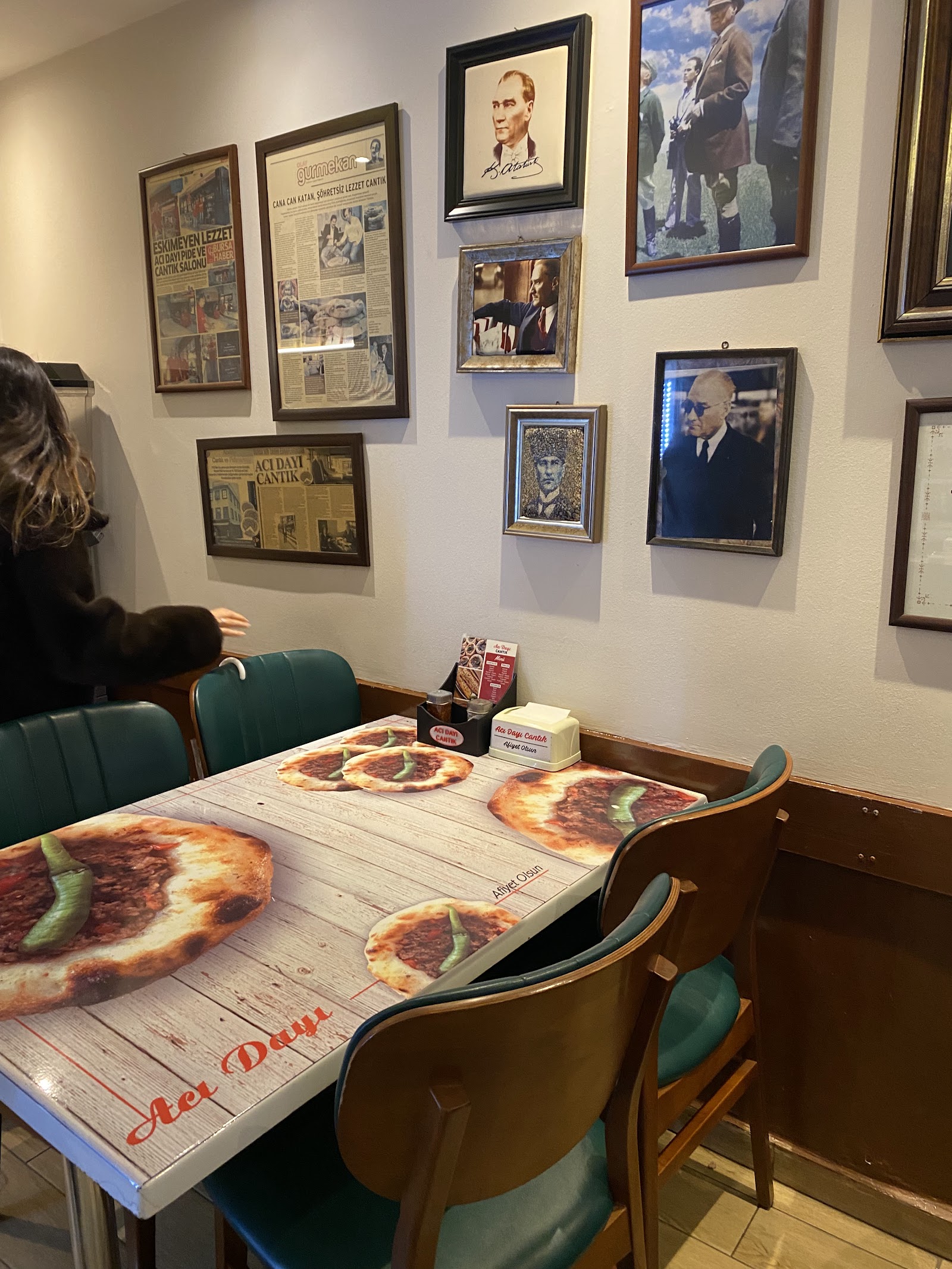 Acı Dayı Cantık Salonu