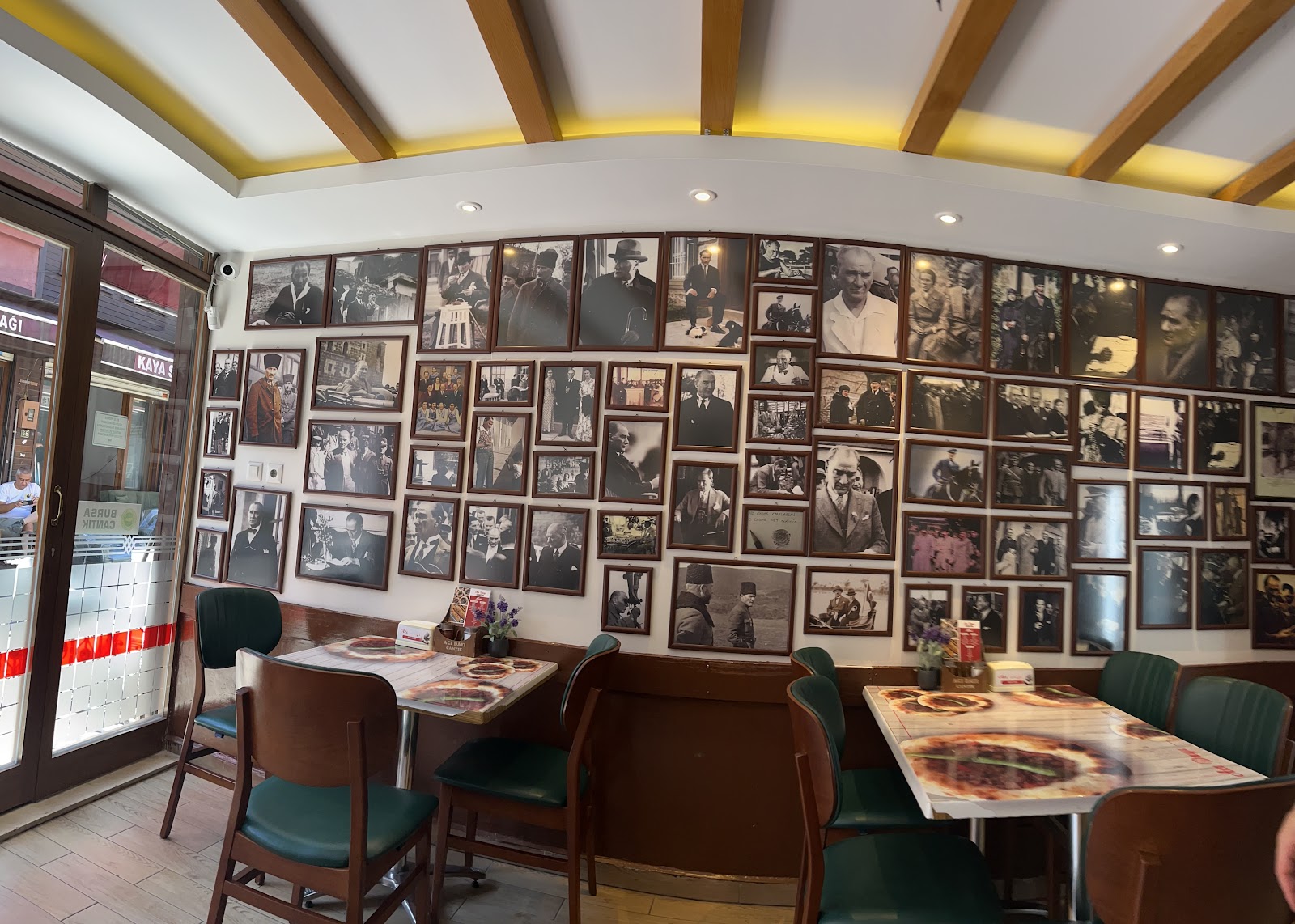 Acı Dayı Cantık Salonu