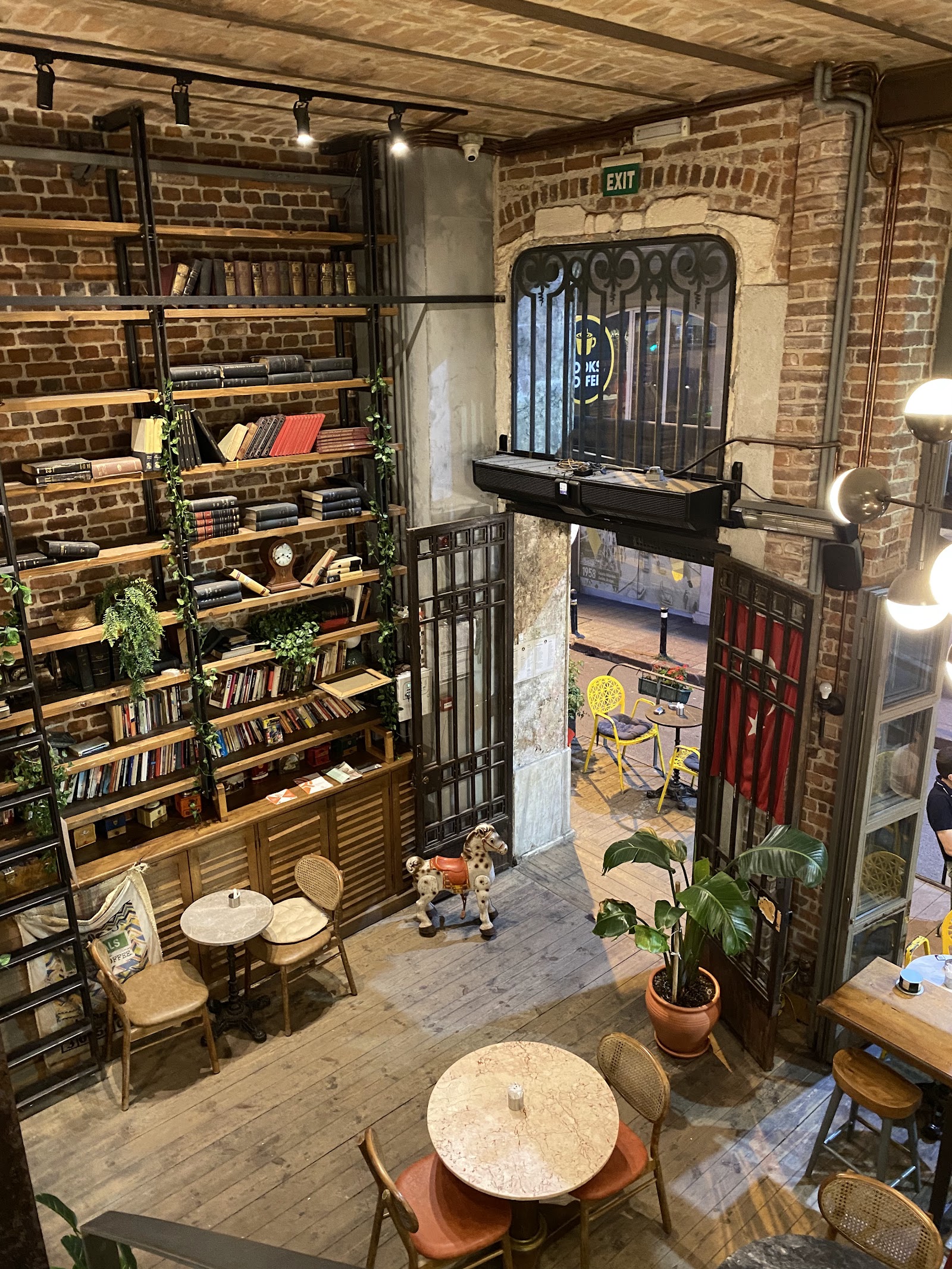 Books & Coffee Karaköy