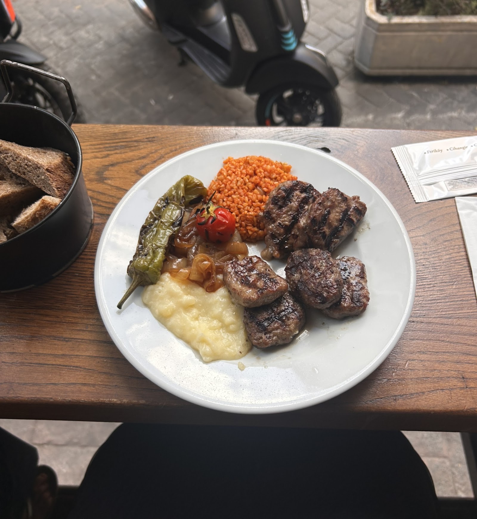 Kasabim Ethane Restaurant