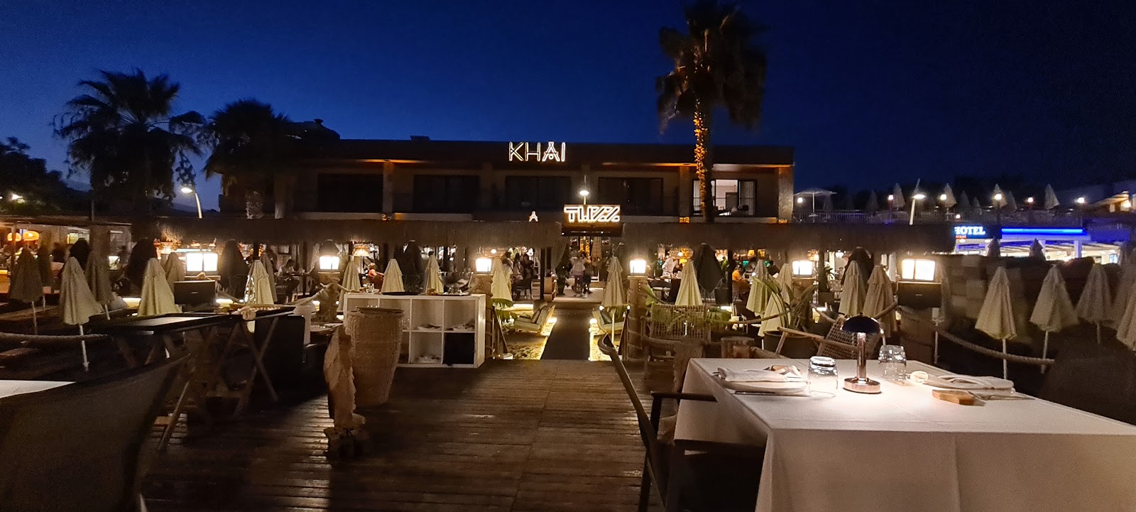 TUZZ RESTAURANT