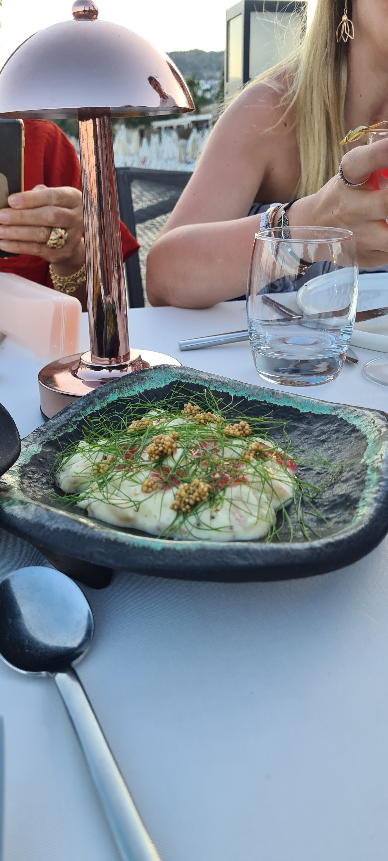 TUZZ RESTAURANT
