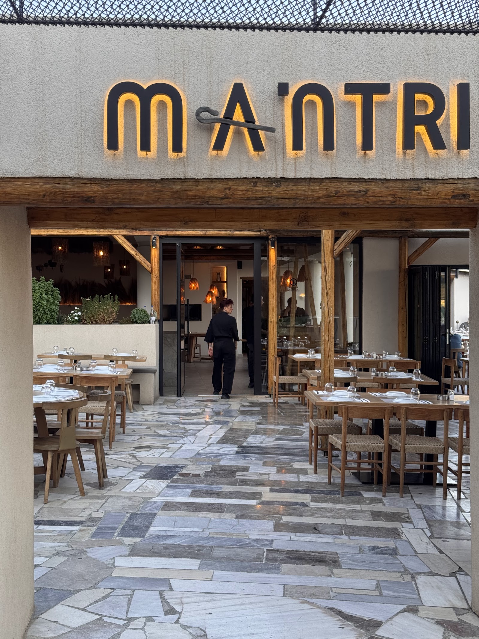 MANTRI Mountain Resto