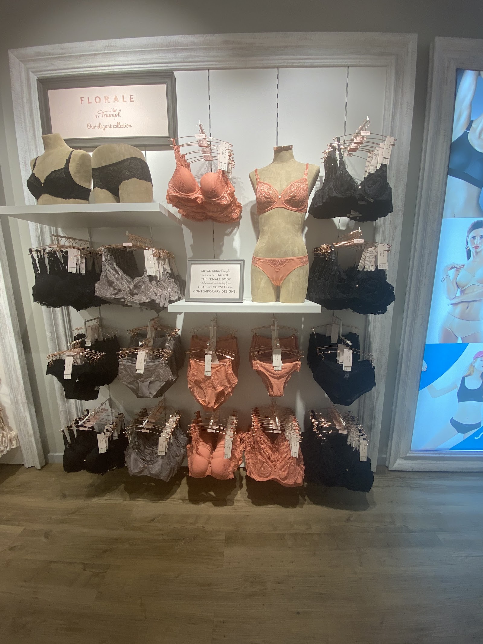 Triumph Lingerie - Amsterdam