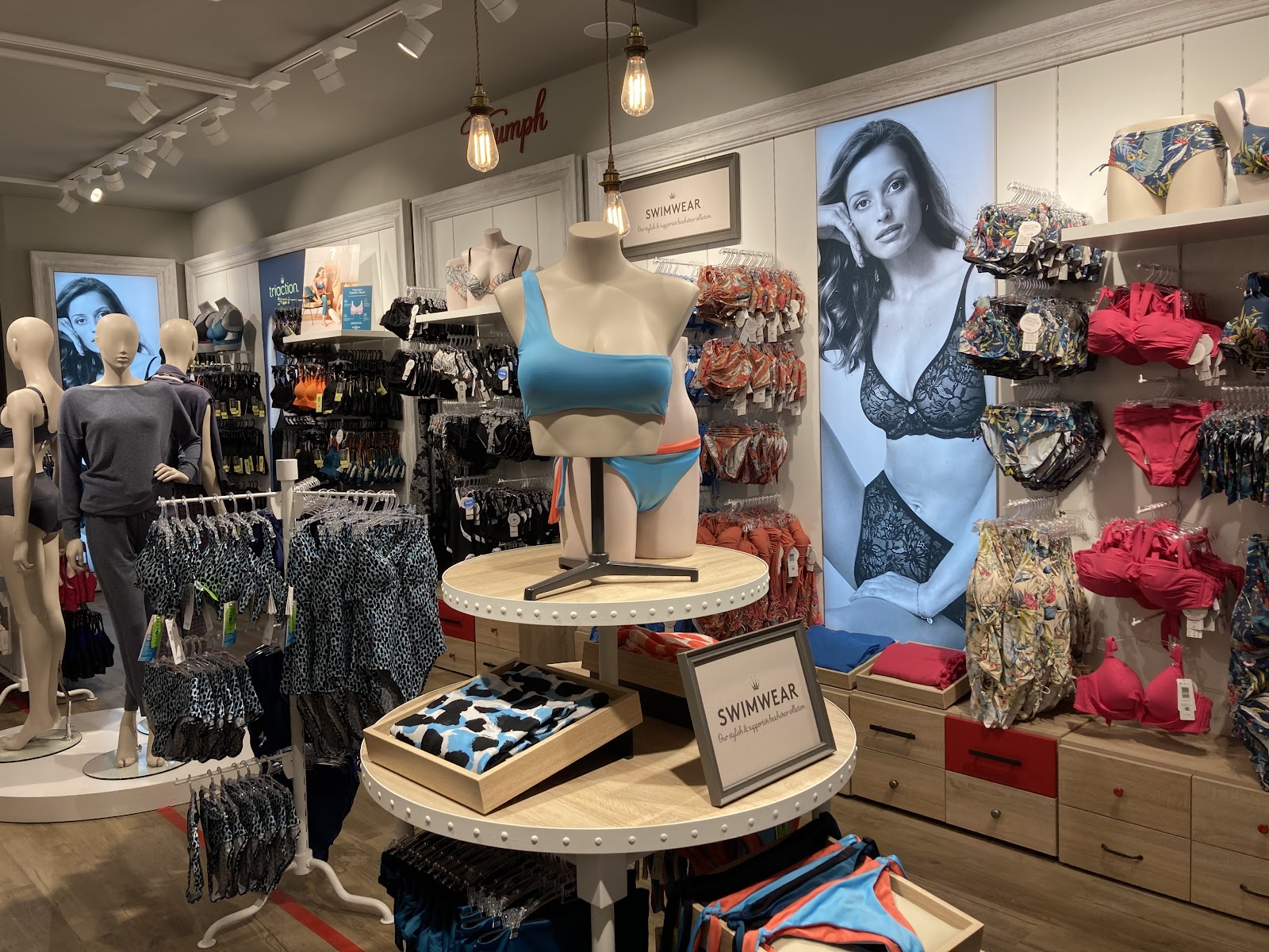 Triumph Lingerie - Amsterdam