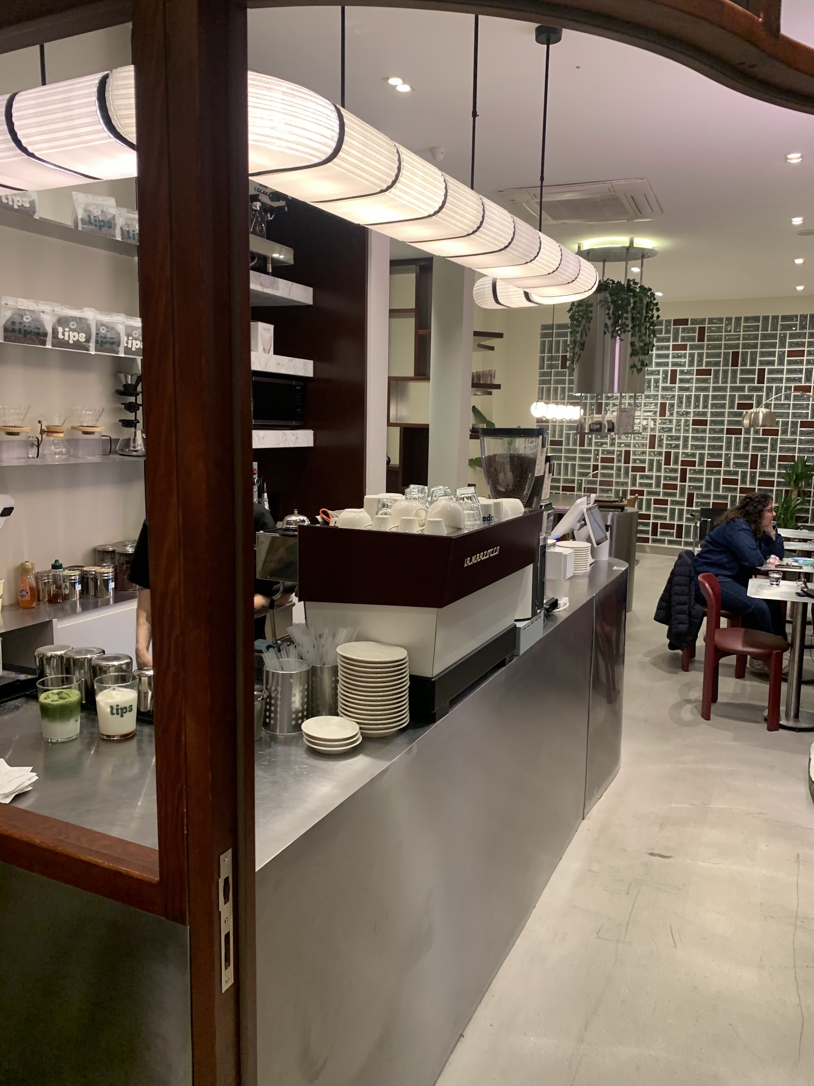 Tips Coffee & Eatery