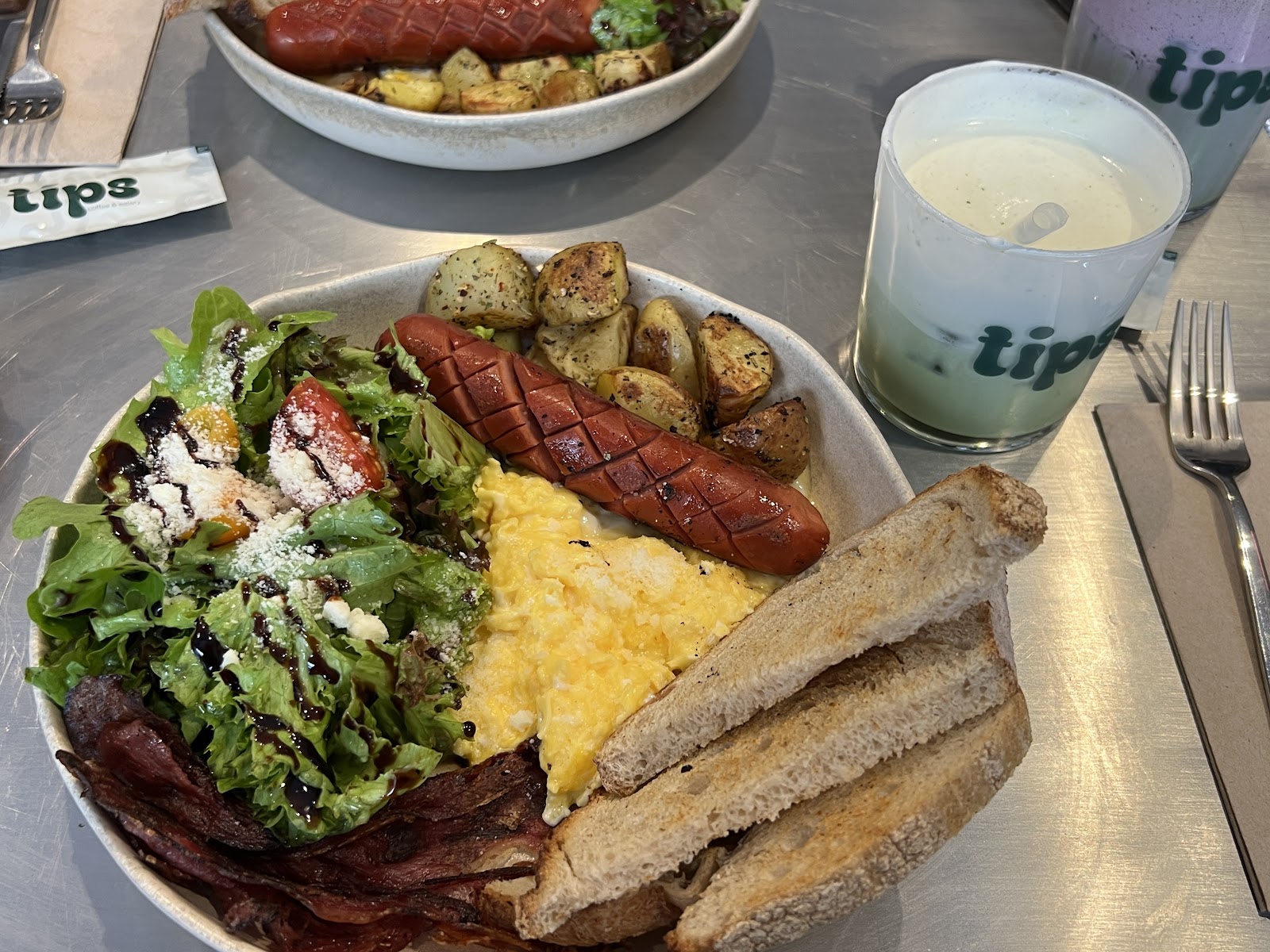 Tips Coffee & Eatery