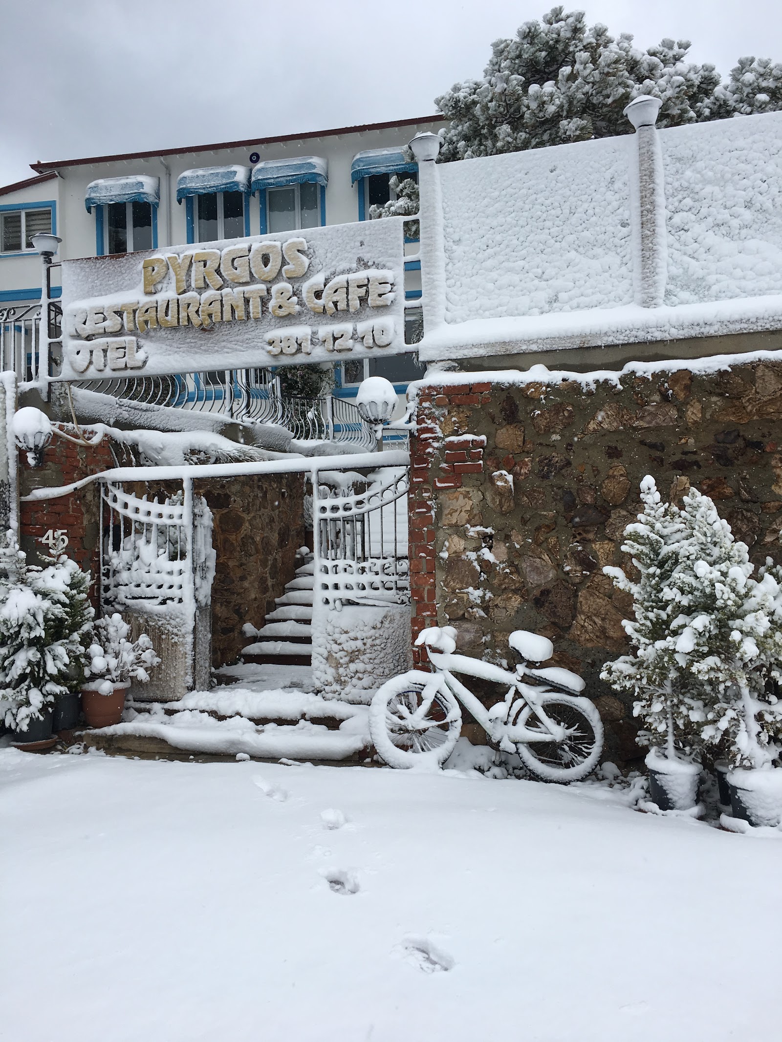 Pyrgos Otel Restaurant