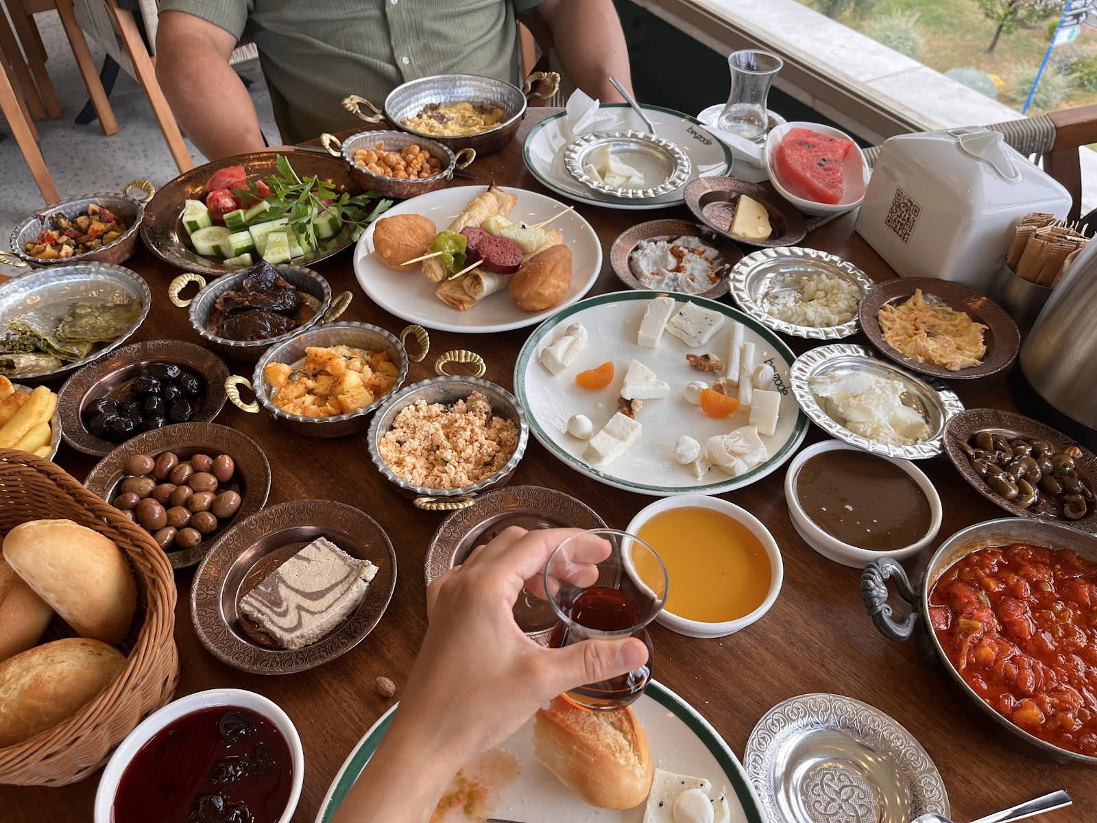 Beyzade Ateşbaşı (Kebap Künefe Baklava Kahvaltı)