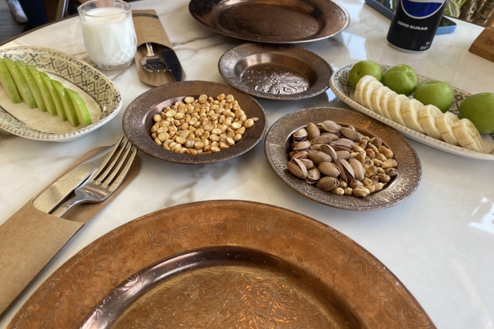 Beyzade Ateşbaşı (Kebap Künefe Baklava Kahvaltı)