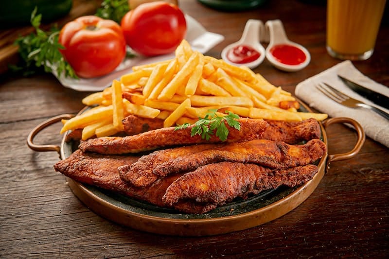 TILÁPIA COM FRITAS