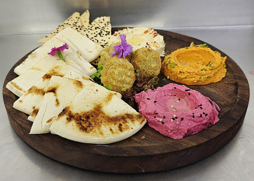 Hummus Platter With Falafel