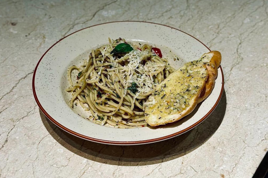 Spaghetti Aglio E Olio