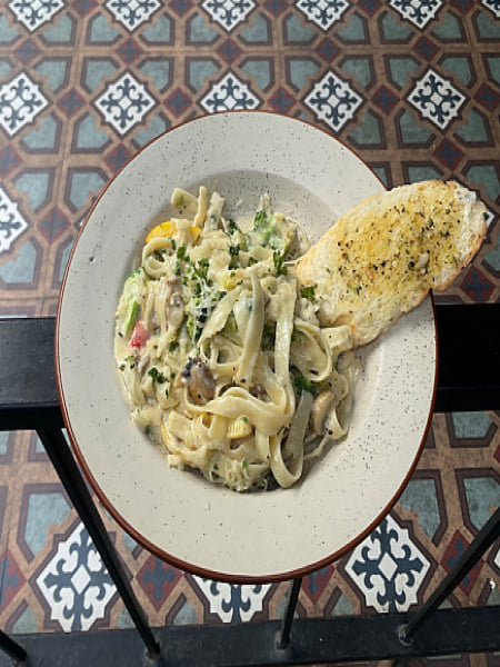 Creamy Veggie Fettuccine