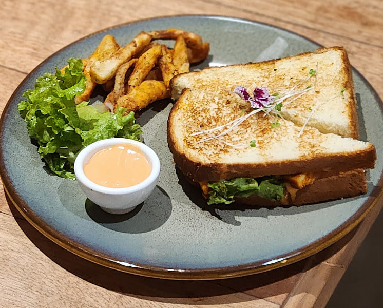 Peri-peri Paneer Sandwich