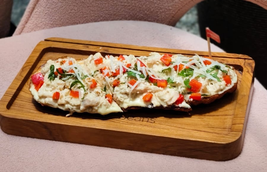 Chicken N Cheese Crostini