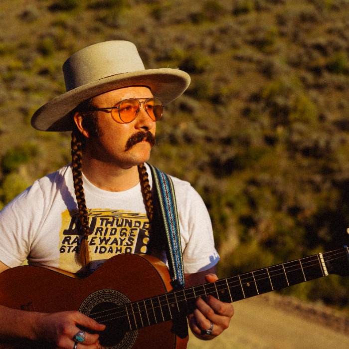 Rider & Rolling Thunder