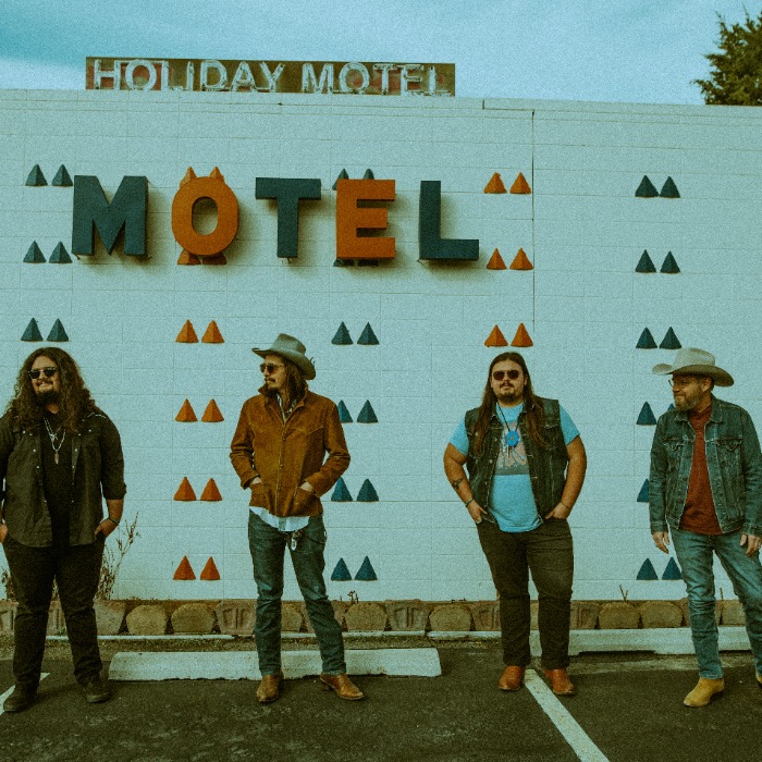 Tylor & The Train Robbers