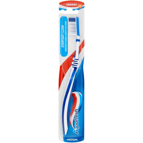 Aquafresh Everyday Clean fogkefe közepesen erős sörtékkel
