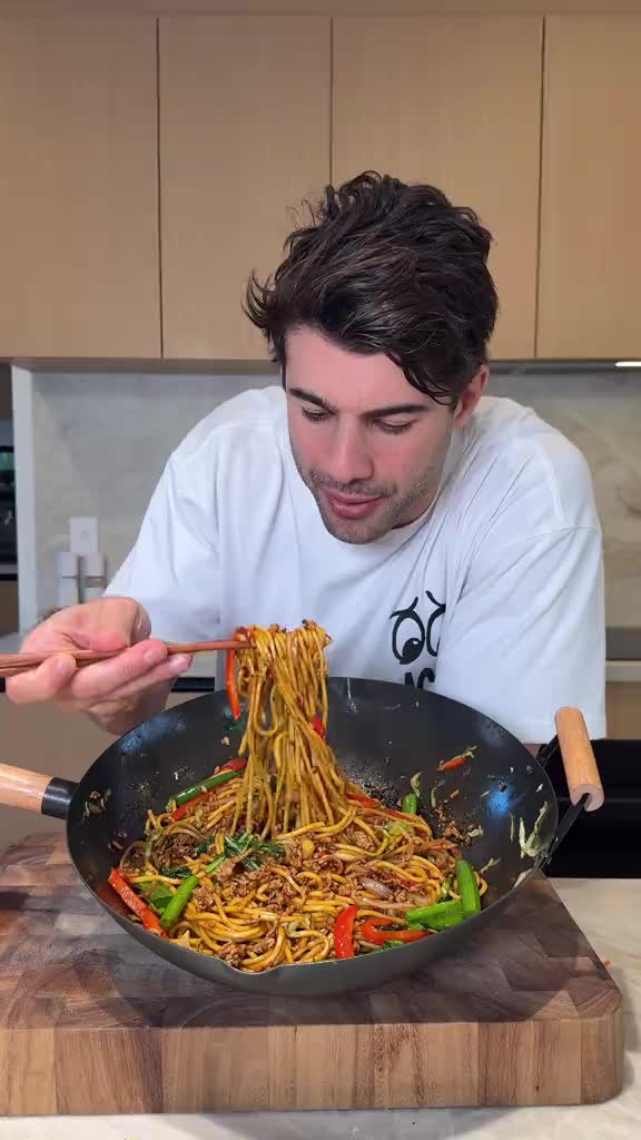Saucy Pork Hokkien Noodles