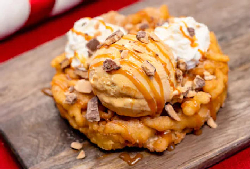 Churro Funnel Cake à la Mode