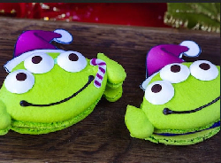 Alien Macaron