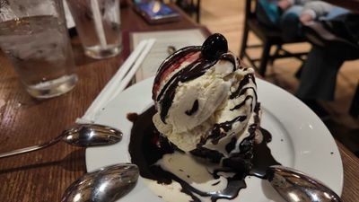 Brownie with Chocolate Sauce — photo from a ParkEats review