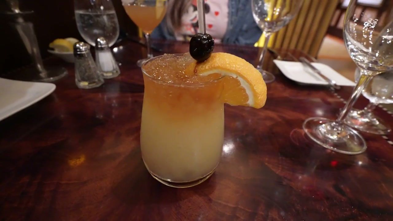 Carthay Circle Lounge