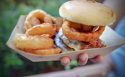 Chipotle BBQ Bacon Cheeseburger — photo from a ParkEats review