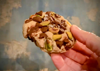Chocolate Chip Sweet-Sand Cookie — photo from a ParkEats review