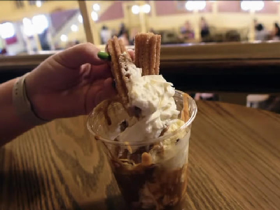 Cookie Butter Churro Sundae — photo from a ParkEats review