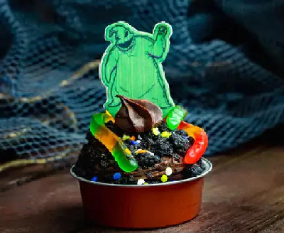 Oogie Boogie Worms and Dirt Cake — photo from a ParkEats review