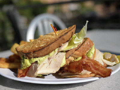 Ramone's Low and Slow Club — photo from a ParkEats review