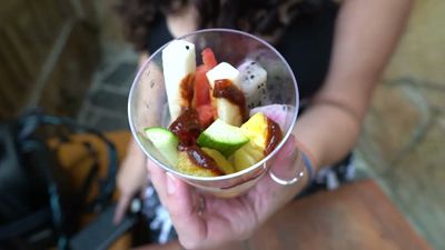 Andoan Fruit with Muja Sauce