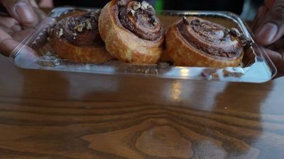 Candy Painted Cinnamon Rolls — photo from a ParkEats review