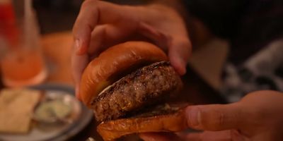 Tiffins Signature Burger Prix Fixe