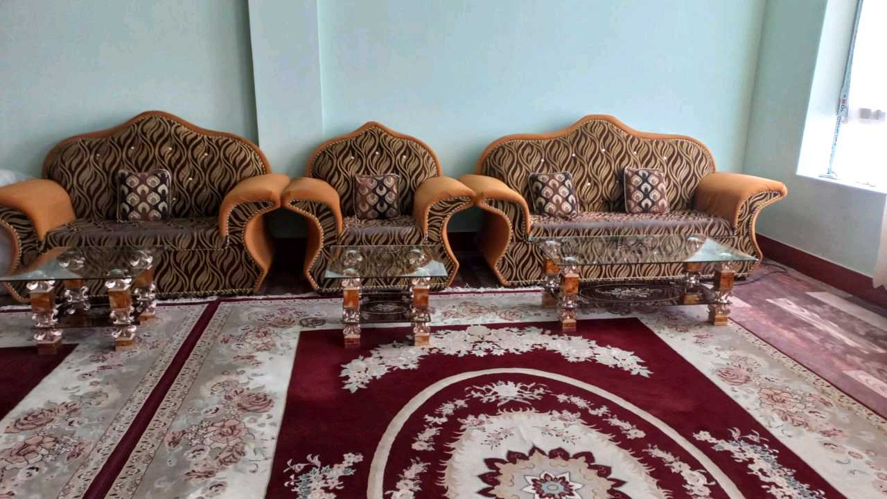 یک سیت کوچ هفت نفره