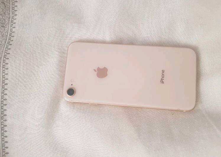 آیفون 8